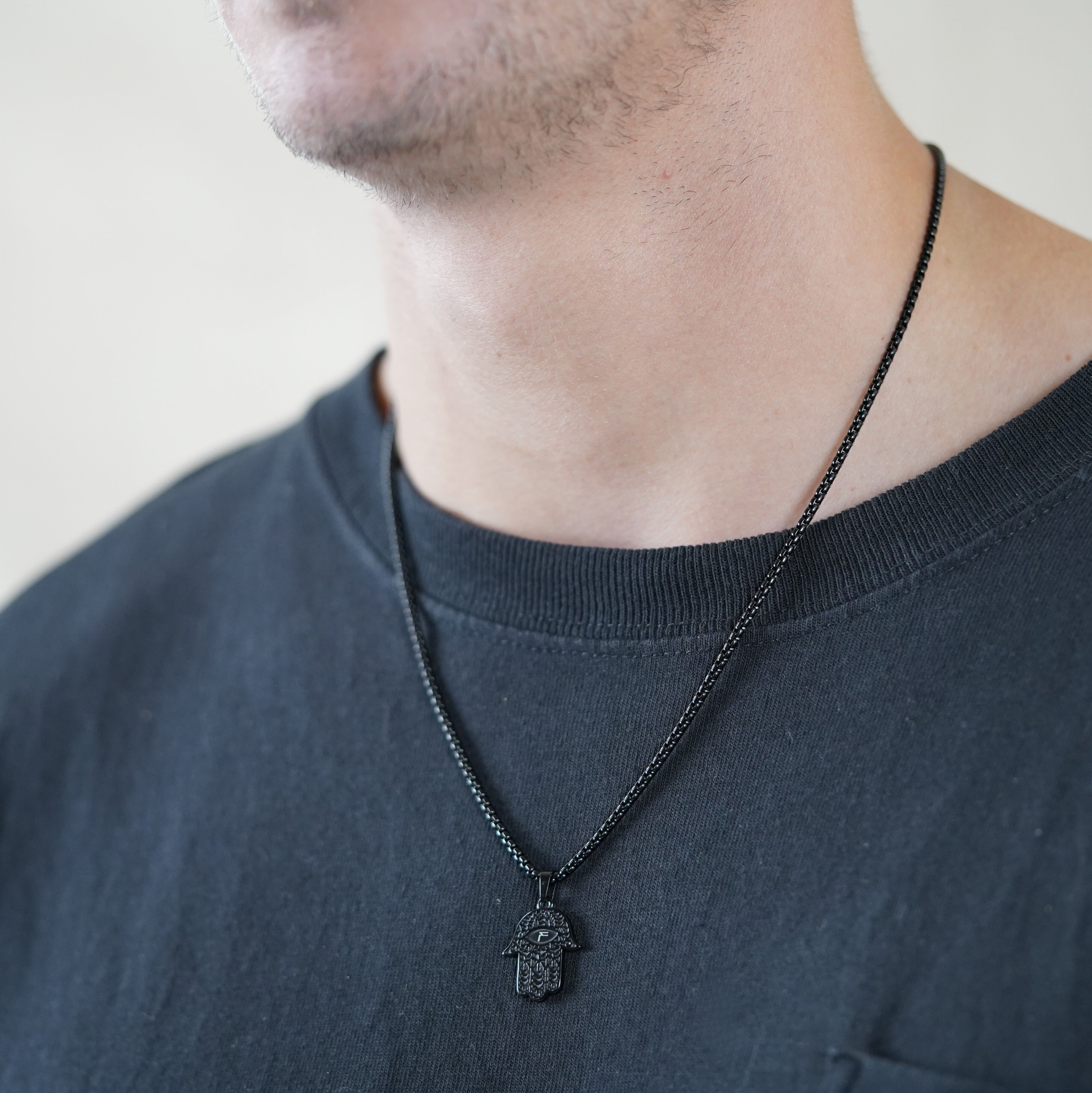 Hamsa Pendant (Black)