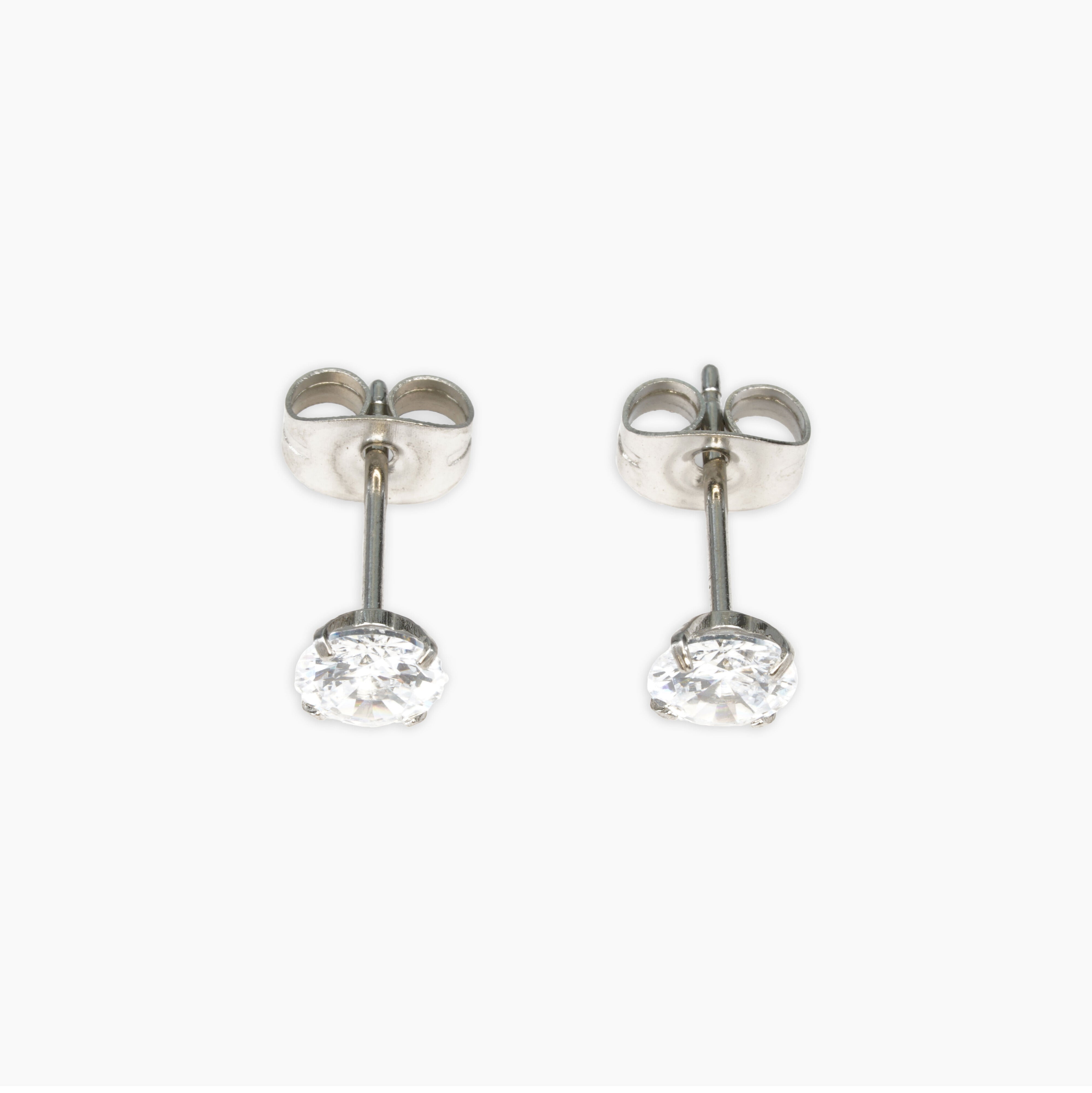 Cubic Round Cut Stud Earrings (Silver)